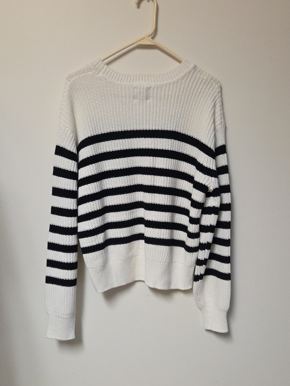 Gap Sweater - Picture 3 of 4